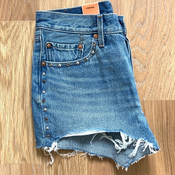 Levi’s 501~ *Studded Detail, Jean Shorts. Sz 27. NWT - Picture 5 of 7